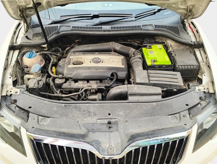 2015 Skoda Superb ELEGANCE 1.8 TSI MT, Petrol, Manual, 45,357 km, exterior