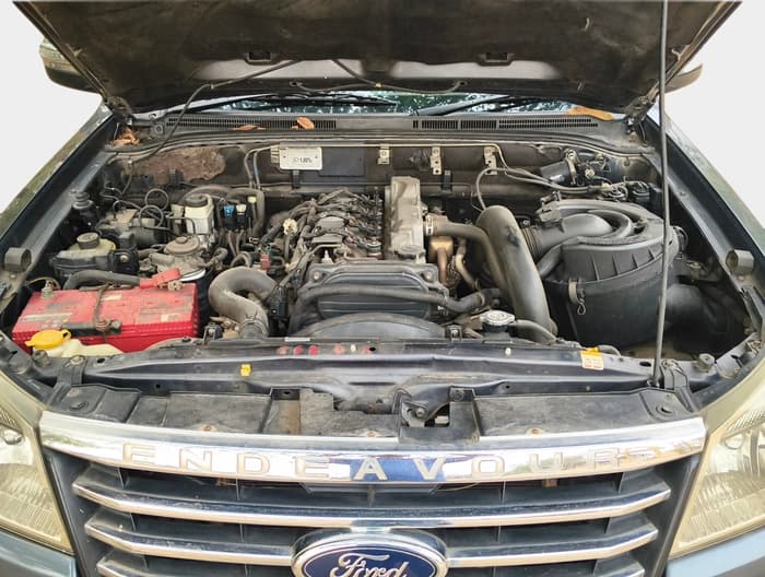 2011 Ford Endeavour 3.0L 4X4 AT, Diesel, Automatic, 1,06,401 km, exterior