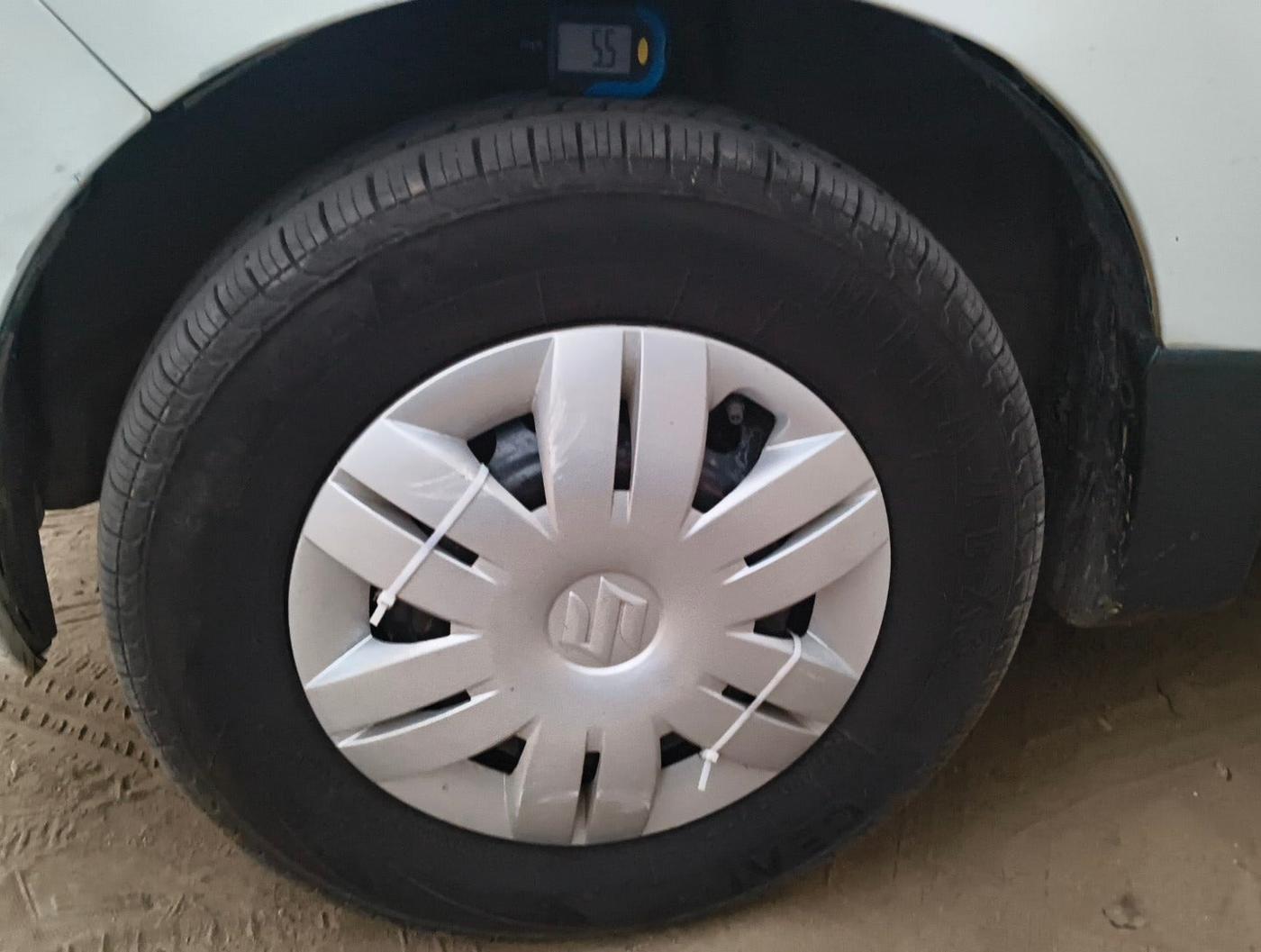 2015 Maruti Alto 800 VXI, Petrol, Manual, 47,678 km, tyre