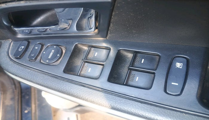 2016 Tata Hexa XT 4X2 7 STR, Diesel, Manual, 1,51,487 km, interior