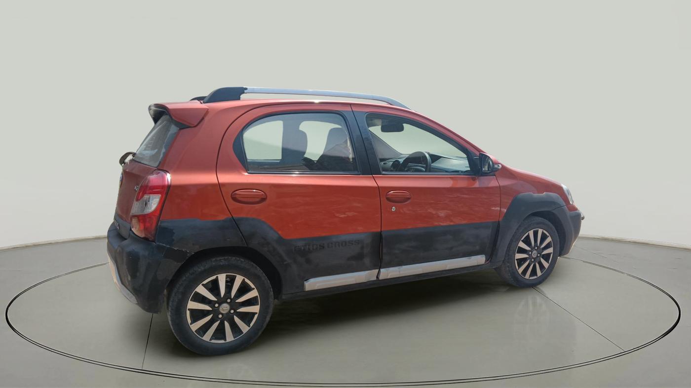 2015 Toyota Etios CROSS 1.2 G, Petrol, Manual, 96,985 km, exterior