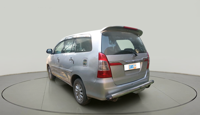 2012 Toyota Innova VX 2.5 8 STR, Diesel, Manual, 2,82,368 km, exterior