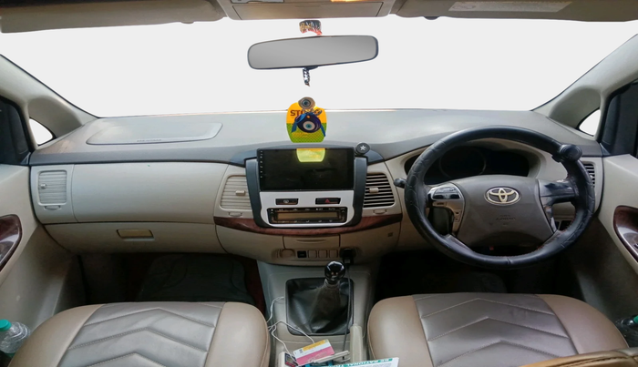 2012 Toyota Innova VX 2.5 8 STR, Diesel, Manual, 2,82,368 km, interior