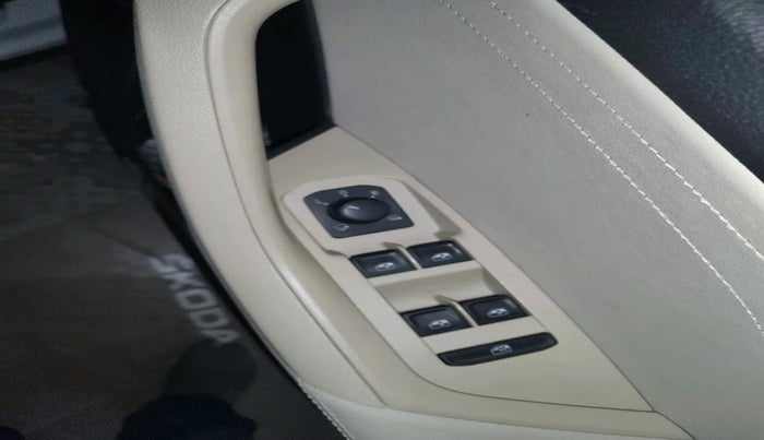 2022 Skoda Kodiaq L&K, Petrol, Automatic, 60,288 km, interior