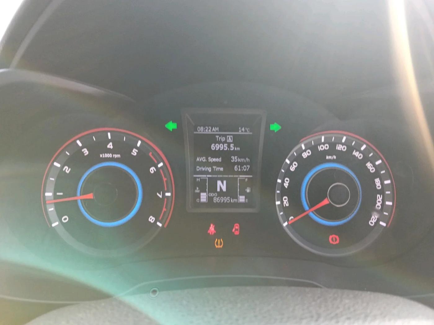 2019 Mahindra XUV300 W8 (O) 1.2 PETROL, Petrol, Manual, 86,995 km, interior