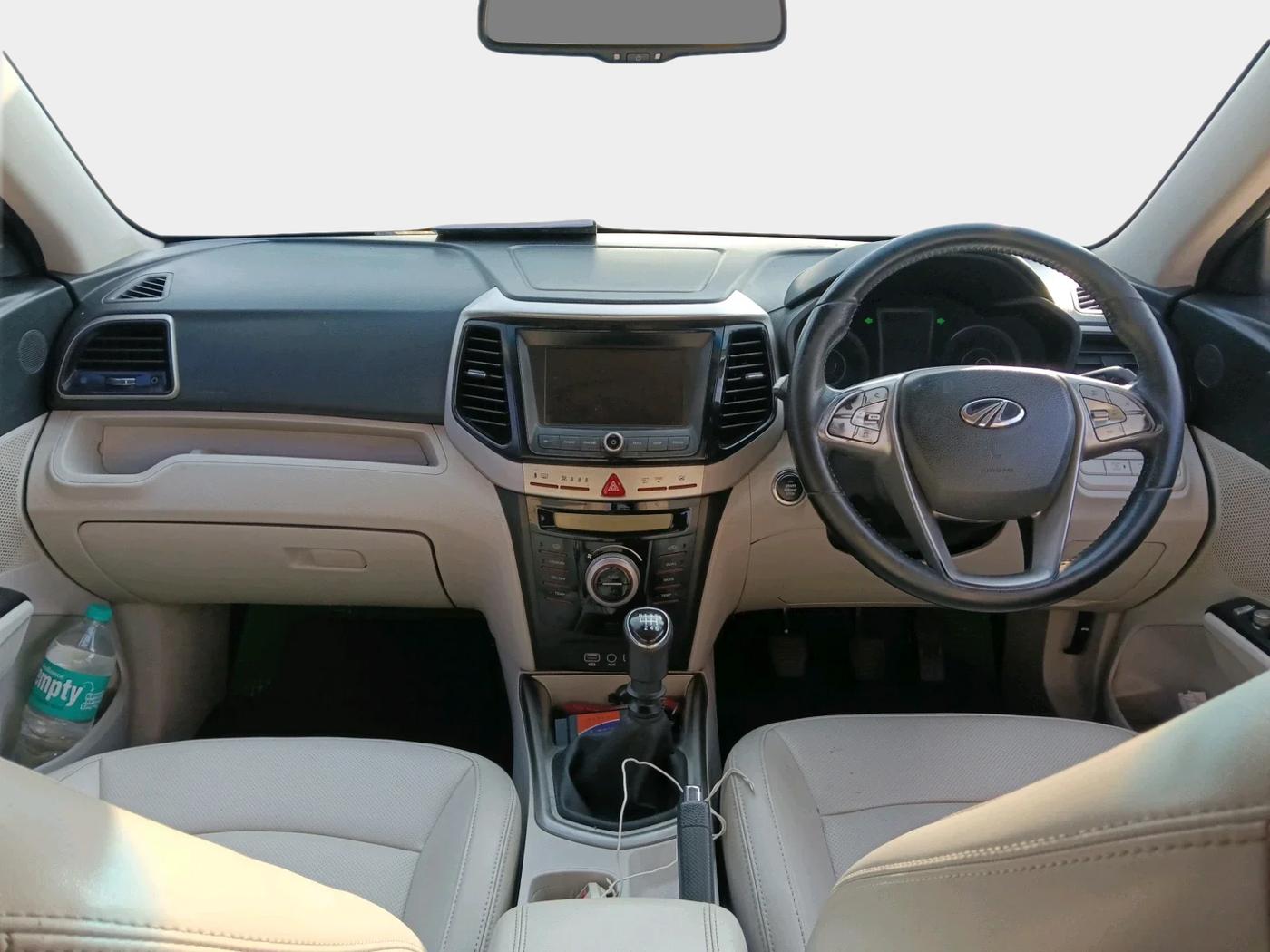 2019 Mahindra XUV300 W8 (O) 1.2 PETROL, Petrol, Manual, 86,995 km, interior