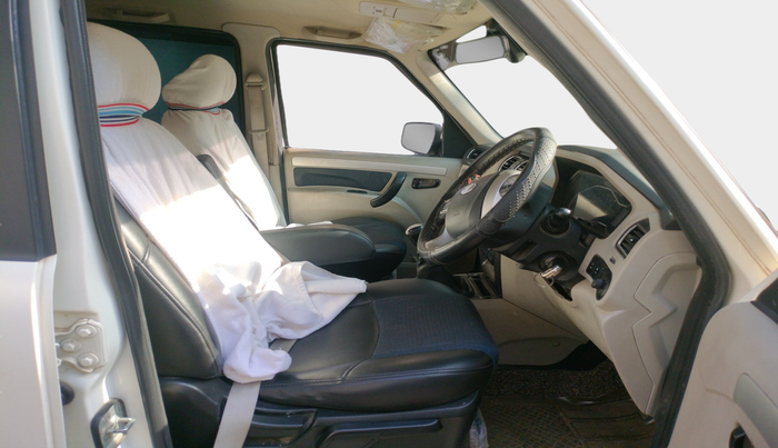 2021 Mahindra Scorpio S11 2WD, Diesel, Manual, 99,047 km, interior