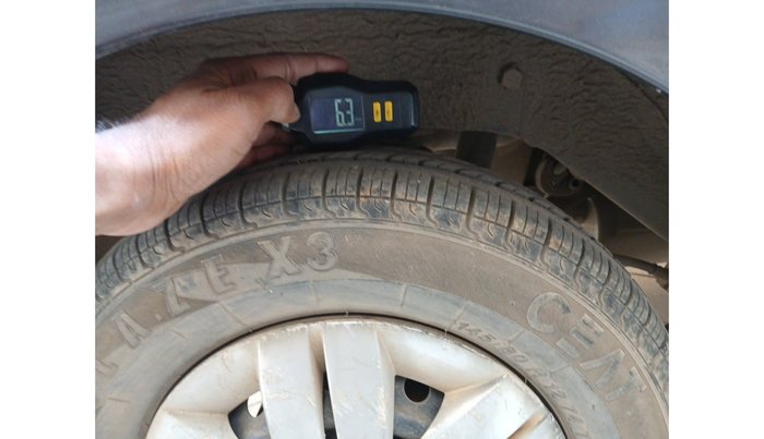 2016 Maruti Alto 800 VXI, Petrol, Manual, 90,979 km, tyre