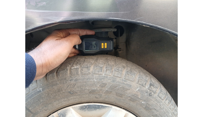 2016 Maruti Alto 800 VXI, Petrol, Manual, 90,979 km, tyre