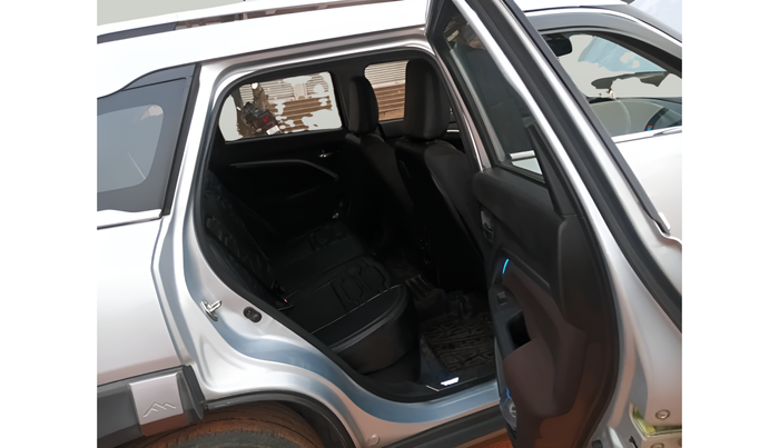 2024 Maruti BREZZA ZXI + SMART HYBRID, Petrol, Manual, 58,005 km, interior