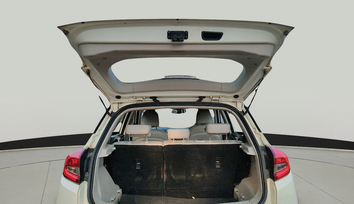2019 Mahindra XUV300 W8 (O) 1.5 DIESEL, Diesel, Manual, 1,36,931 km, exterior