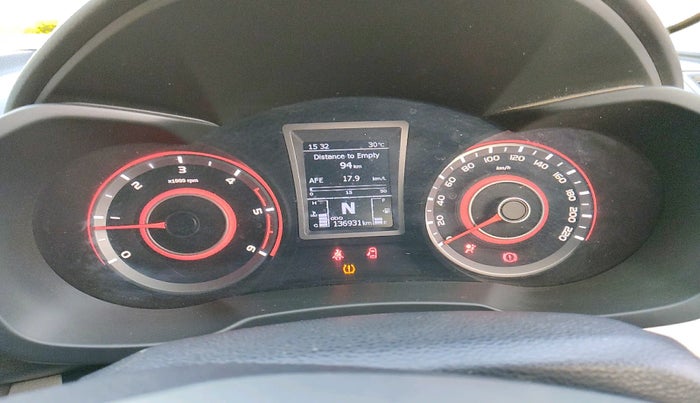 2019 Mahindra XUV300 W8 (O) 1.5 DIESEL, Diesel, Manual, 1,36,931 km, interior