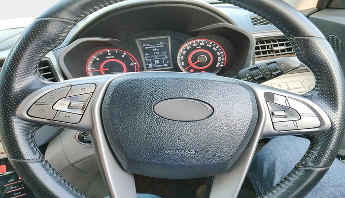 2019 Mahindra XUV300 W8 (O) 1.5 DIESEL, Diesel, Manual, 1,36,931 km, interior