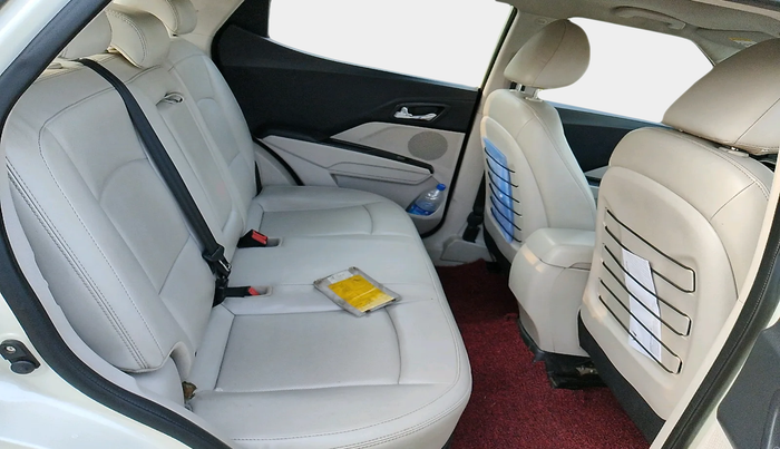 2019 Mahindra XUV300 W8 (O) 1.5 DIESEL, Diesel, Manual, 1,36,931 km, interior