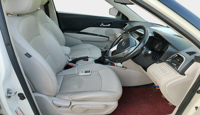 2019 Mahindra XUV300 W8 (O) 1.5 DIESEL, Diesel, Manual, 1,36,931 km, interior