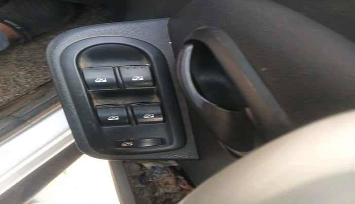 2013 Renault Duster 85 PS RXL DIESEL, Diesel, Manual, 86,411 km, interior