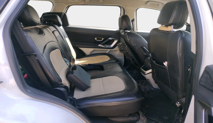 2022 Tata Safari XT PLUS, Diesel, Manual, 57,948 km, interior
