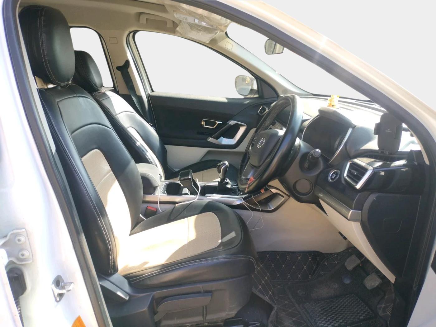2022 Tata Safari XT PLUS, Diesel, Manual, 57,948 km, interior
