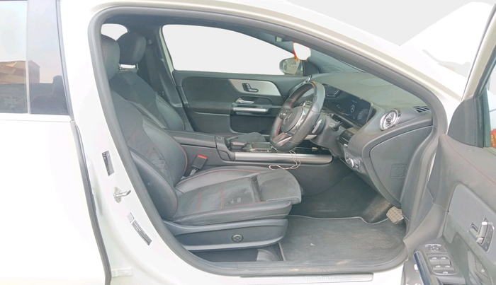 2022 Mercedes Benz GLA Class 220d, Diesel, Automatic, 41,676 km, interior