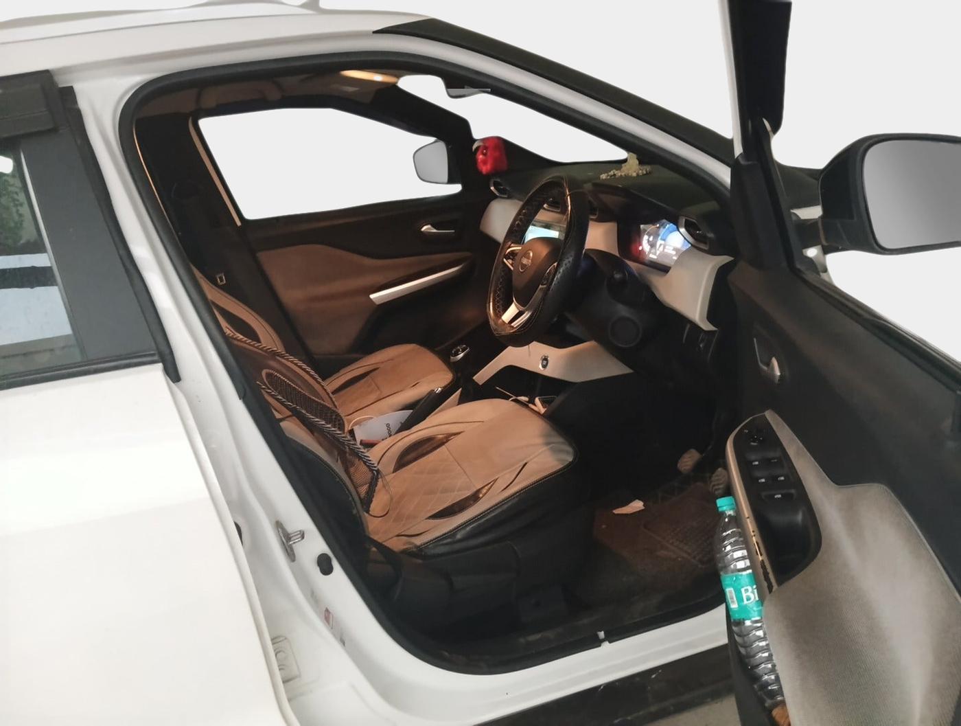 2021 Nissan MAGNITE XV MT, Petrol, Manual, 56,393 km, interior