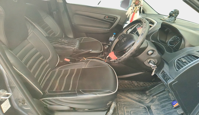 2022 Maruti Vitara Brezza LXI, Petrol, Manual, 57,271 km, interior