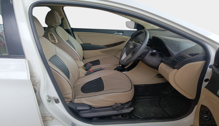 2015 Hyundai Verna FLUIDIC 4S 1.6 VTVT S(O), Petrol, Manual, 56,523 km, interior