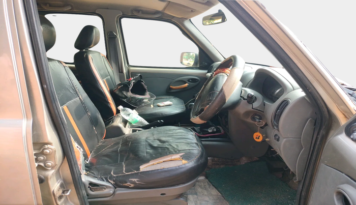 2011 Mahindra Scorpio M2DI, Diesel, Manual, 1,96,261 km, interior