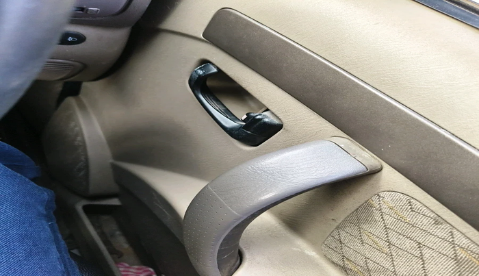 2013 Mahindra Scorpio VLX 2WD BS-III, Diesel, Manual, 1,19,635 km, interior