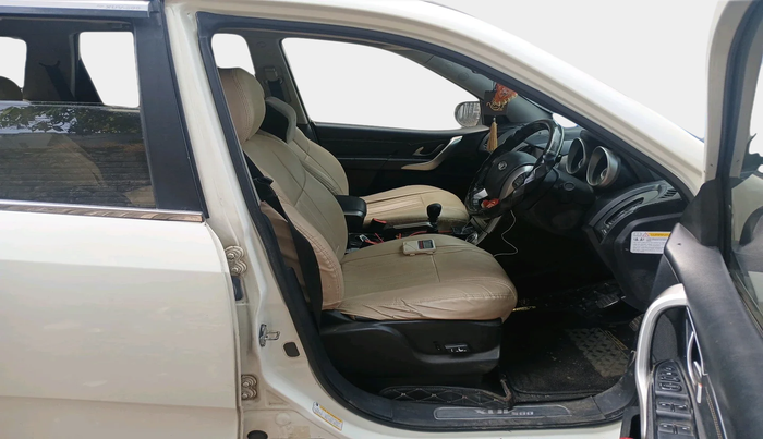 2019 Mahindra XUV500 W11, Diesel, Manual, 65,356 km, interior