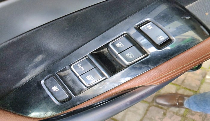 2020 MG HECTOR PLUS SHARP 2.0 DIESEL TURBO MT 6-STR, Diesel, Manual, 60,953 km, interior