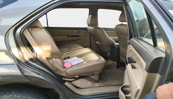 2013 Toyota Fortuner 3.0 4X2 AT, Diesel, Automatic, 1,11,310 km, interior