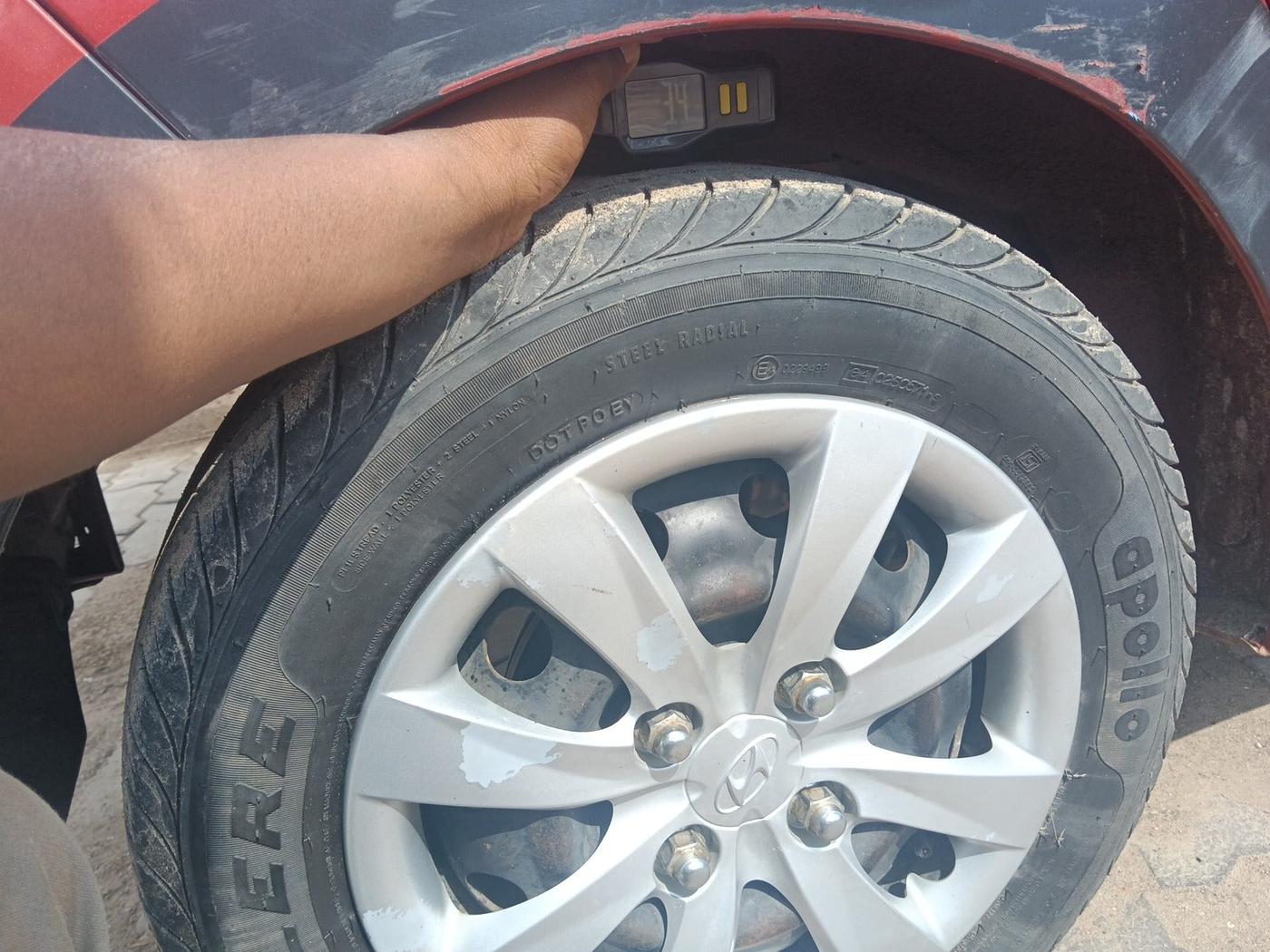 2013 Hyundai Eon MAGNA +, Petrol, Manual, 20,784 km, tyre