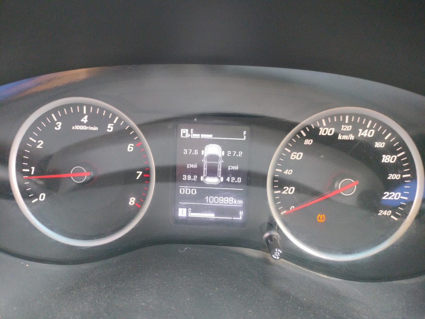 2021 MG HECTOR PLUS SELECT 2.0 DIESEL TURBO MT 7-STR, Diesel, Manual, 1,00,998 km, interior