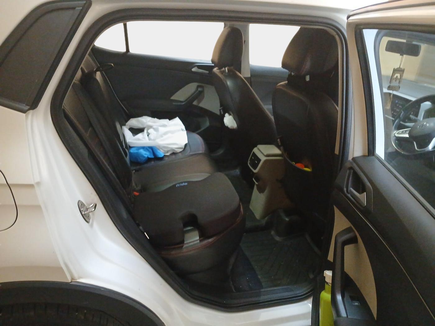 2022 Volkswagen TAIGUN HIGHLINE 1.0 TSI AT, Petrol, Automatic, 50,505 km, interior