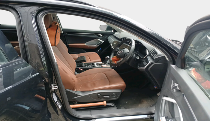 2024 Audi Q3 40 TFSI Technology, Petrol, Automatic, 5,179 km, interior