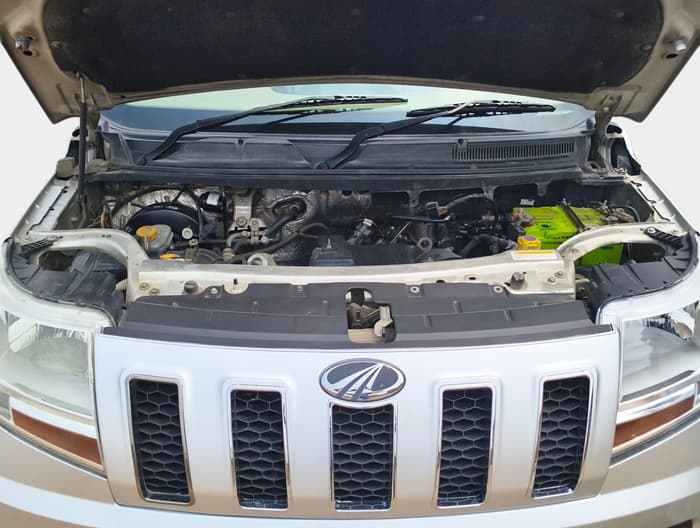 2018 Mahindra TUV300 T8, Diesel, Manual, 1,63,336 km, exterior