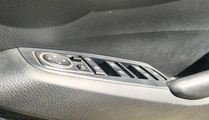 2020 KIA SELTOS HTK PLUS 1.5, Petrol, Manual, 26,009 km, interior