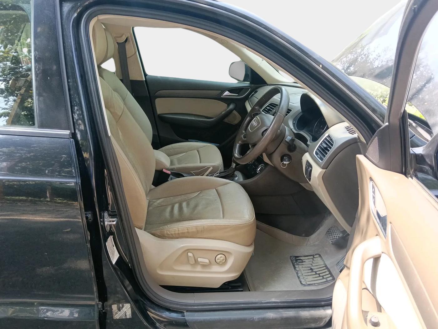 2014 Audi Q3 2.0 TDI QUATTRO, Diesel, Automatic, 1,05,842 km, interior
