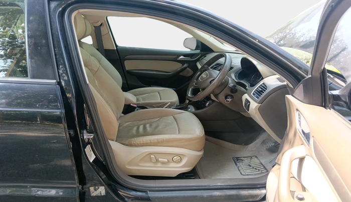 2014 Audi Q3 2.0 TDI QUATTRO, Diesel, Automatic, 1,05,842 km, interior