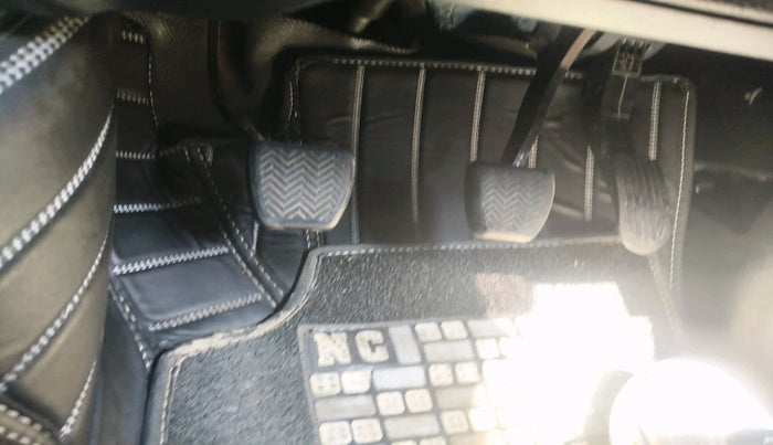 2021 Toyota Innova Crysta 2.4 GX 8 STR, Diesel, Manual, 82,219 km, interior