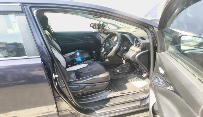 2021 Toyota Innova Crysta 2.4 GX 8 STR, Diesel, Manual, 82,219 km, interior