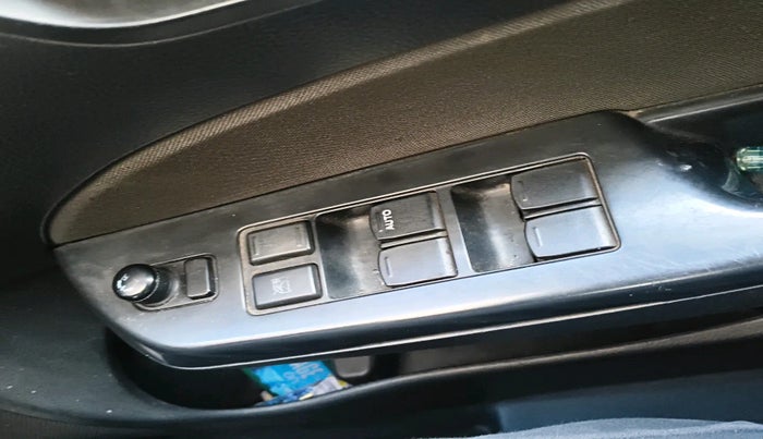 2015 Maruti Swift VDI, Diesel, Manual, 1,25,098 km, interior