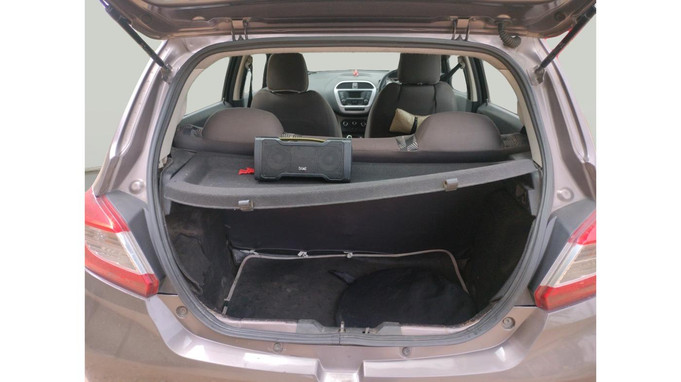 2016 Tata Tiago XT PETROL, Petrol, Manual, 95,000 km, exterior