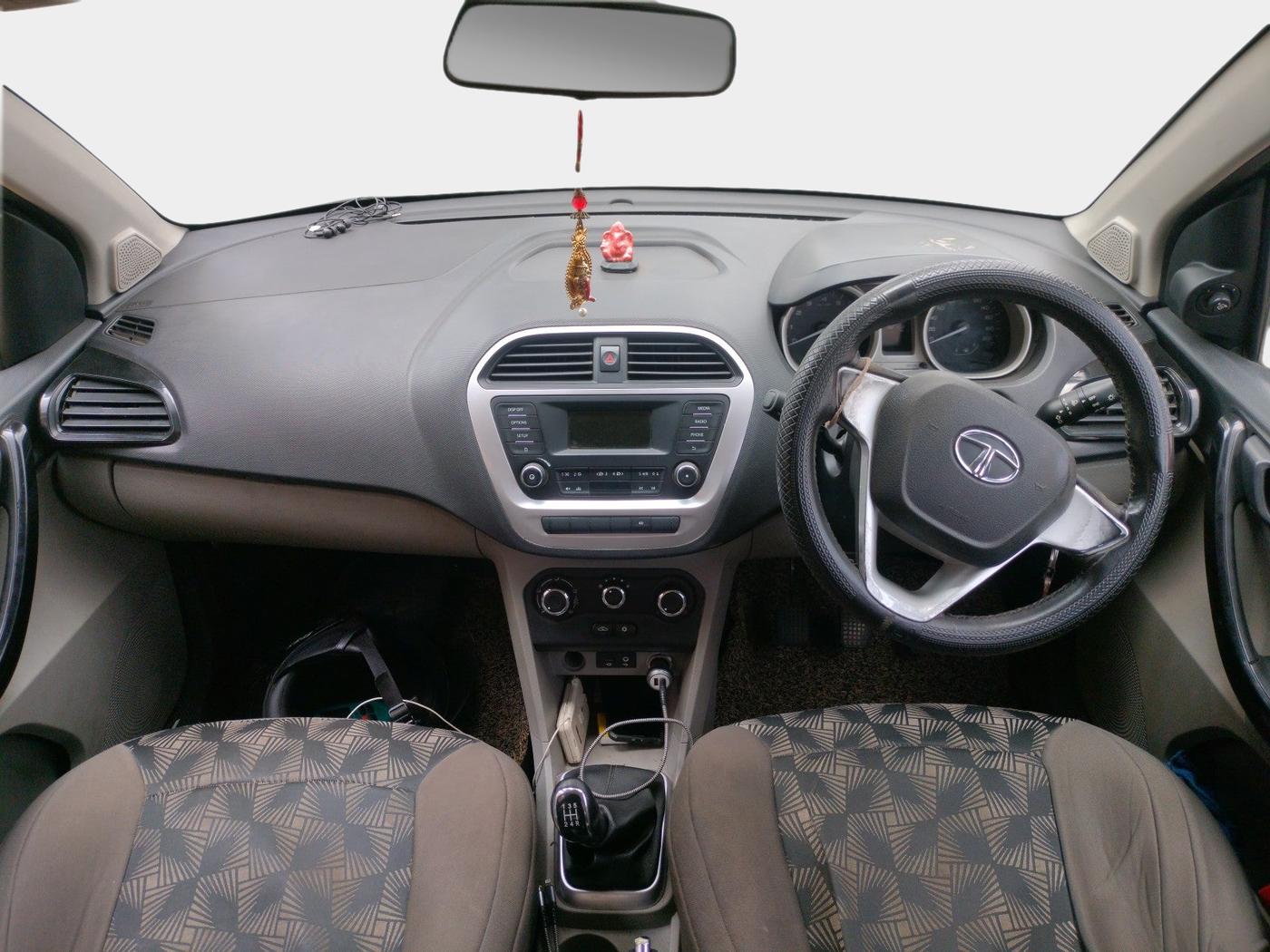 2016 Tata Tiago XT PETROL, Petrol, Manual, 95,000 km, interior