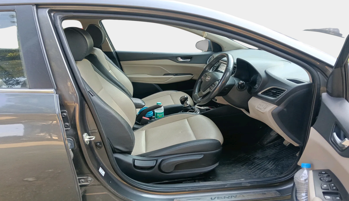 2019 Hyundai Verna 1.6 VTVT SX O, Petrol, Manual, 56,160 km, interior