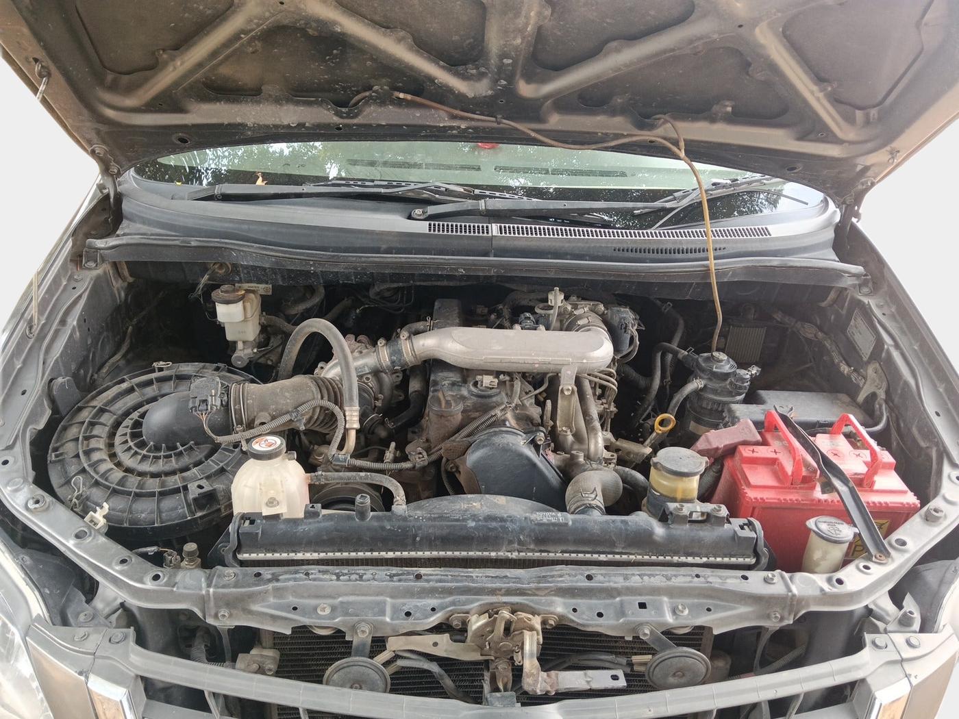 2012 Toyota Innova 2.5 G2 8STR, Diesel, Manual, 1,95,000 km, exterior