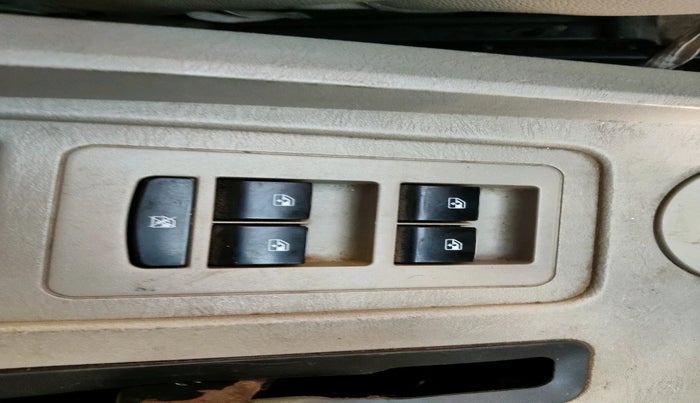 2015 Mahindra Scorpio S4, Diesel, Manual, 1,10,897 km, interior