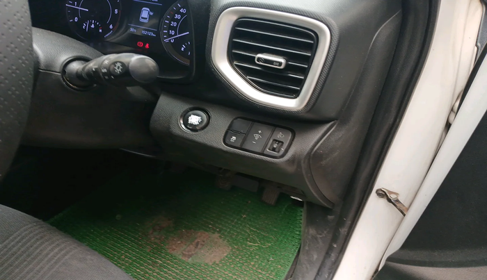 2019 Hyundai VENUE SX(O) 1.4 CRDI, Diesel, Manual, 1,52,123 km, interior