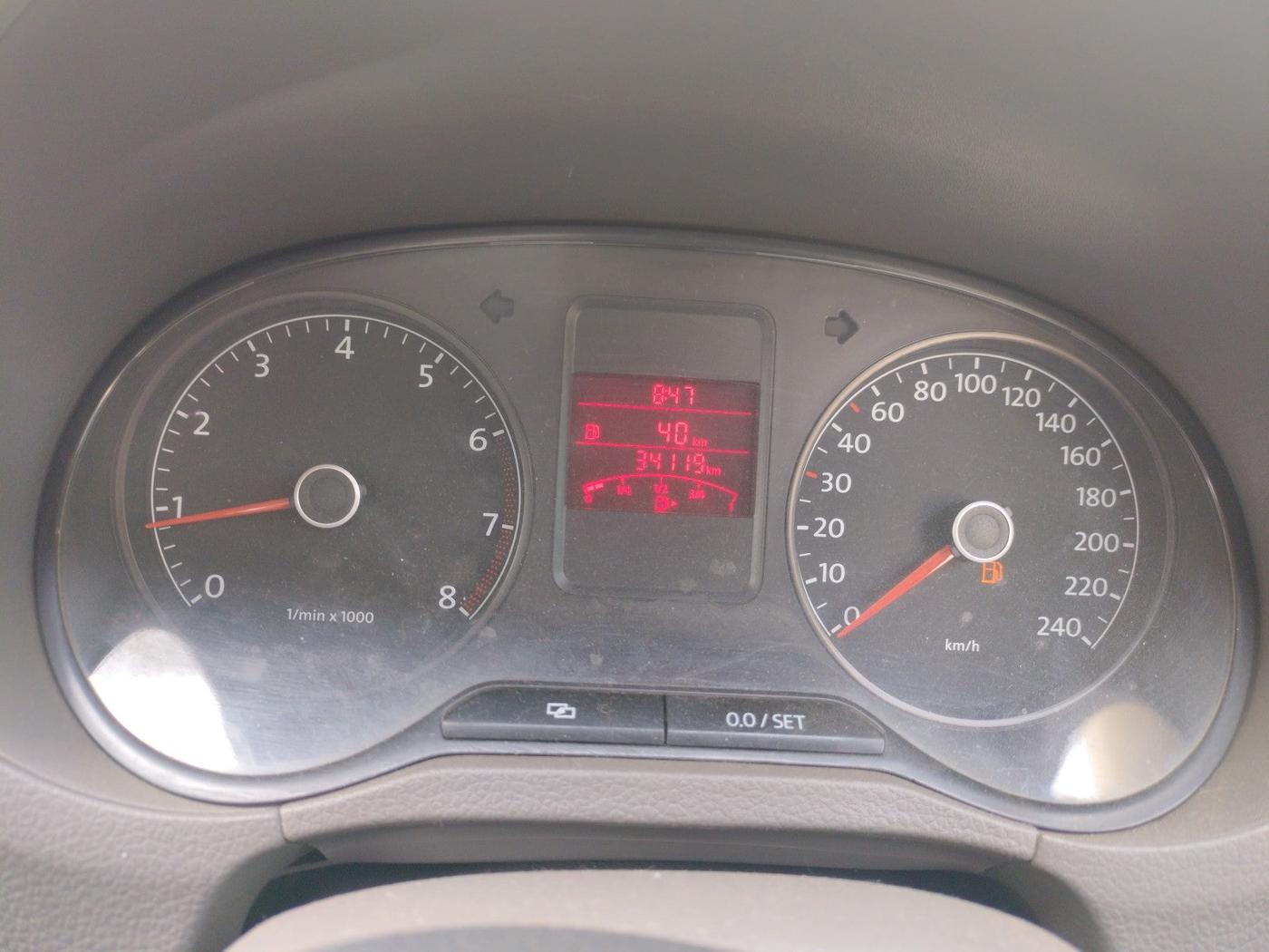2011 Volkswagen Vento HIGHLINE 1.6 MPI, Petrol, Manual, 34,119 km, interior