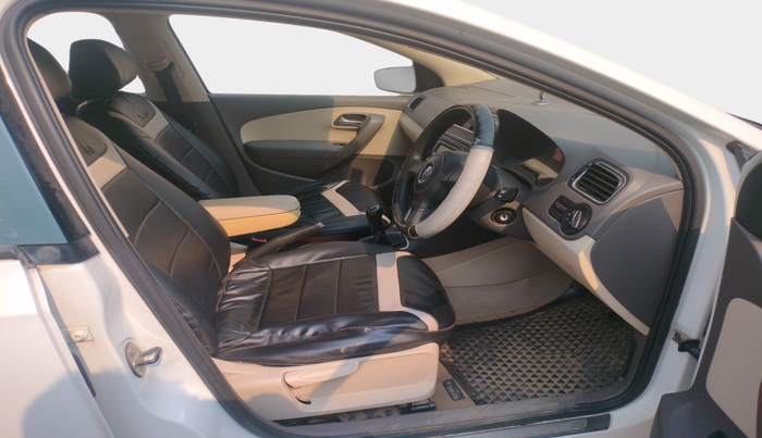 2011 Volkswagen Vento HIGHLINE 1.6 MPI, Petrol, Manual, 34,119 km, interior